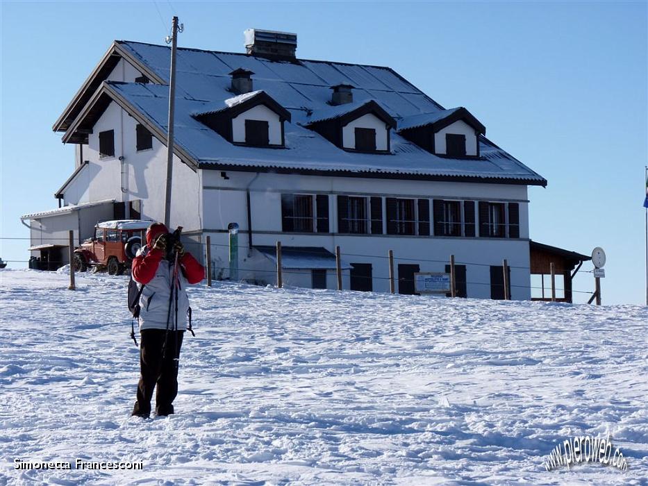 05 ECCOLO QUA IL RIFUGIO MAGNOLINI.JPG